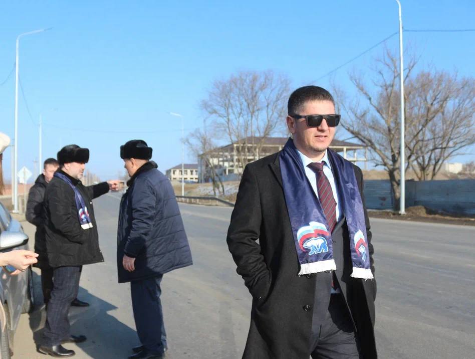 Партийный десант» проверил реконструкцию дороги в Магасе.
